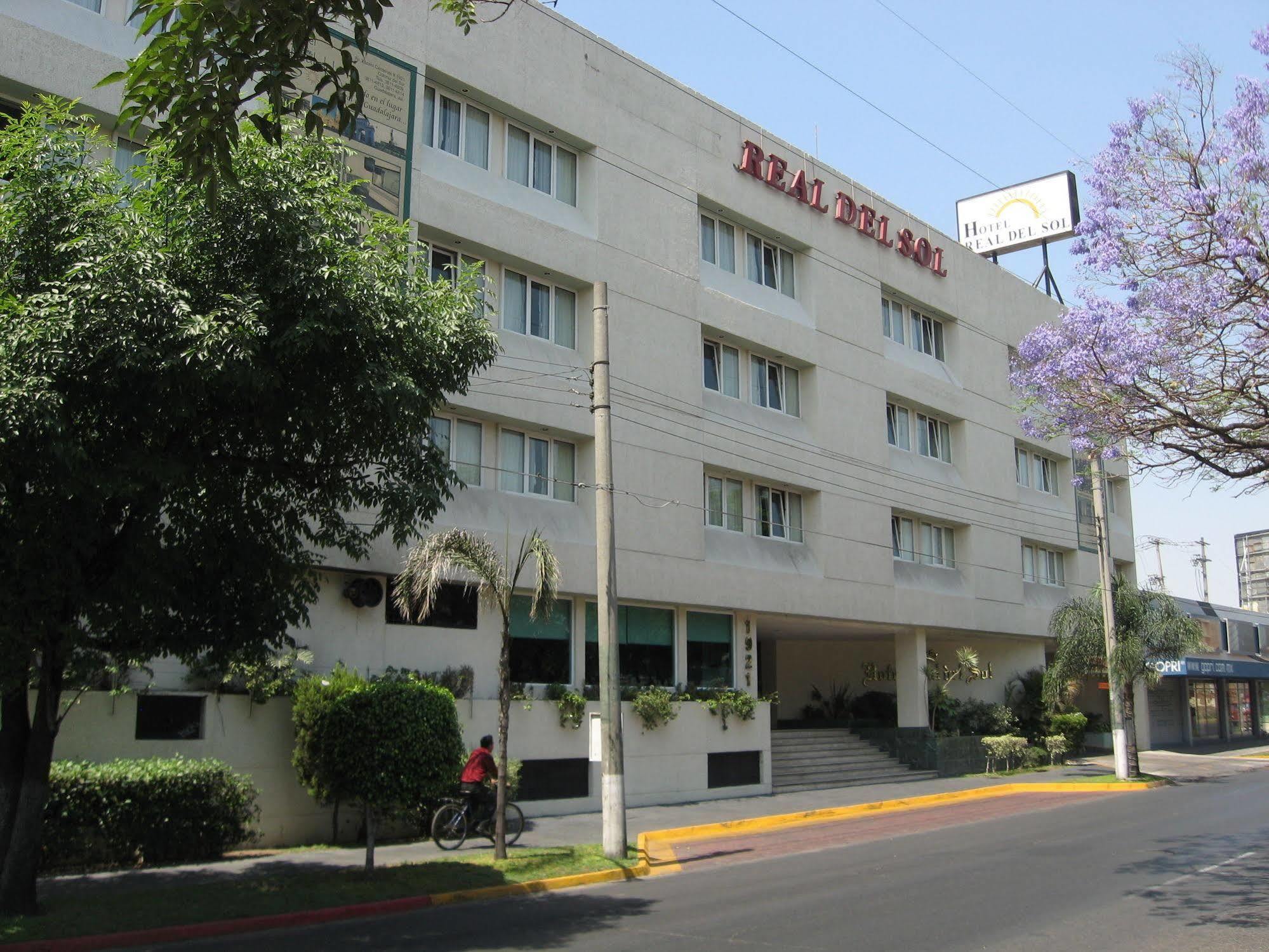 Hotel Real Del Sol - Zona Expo Industrial Гвадалахара Экстерьер фото